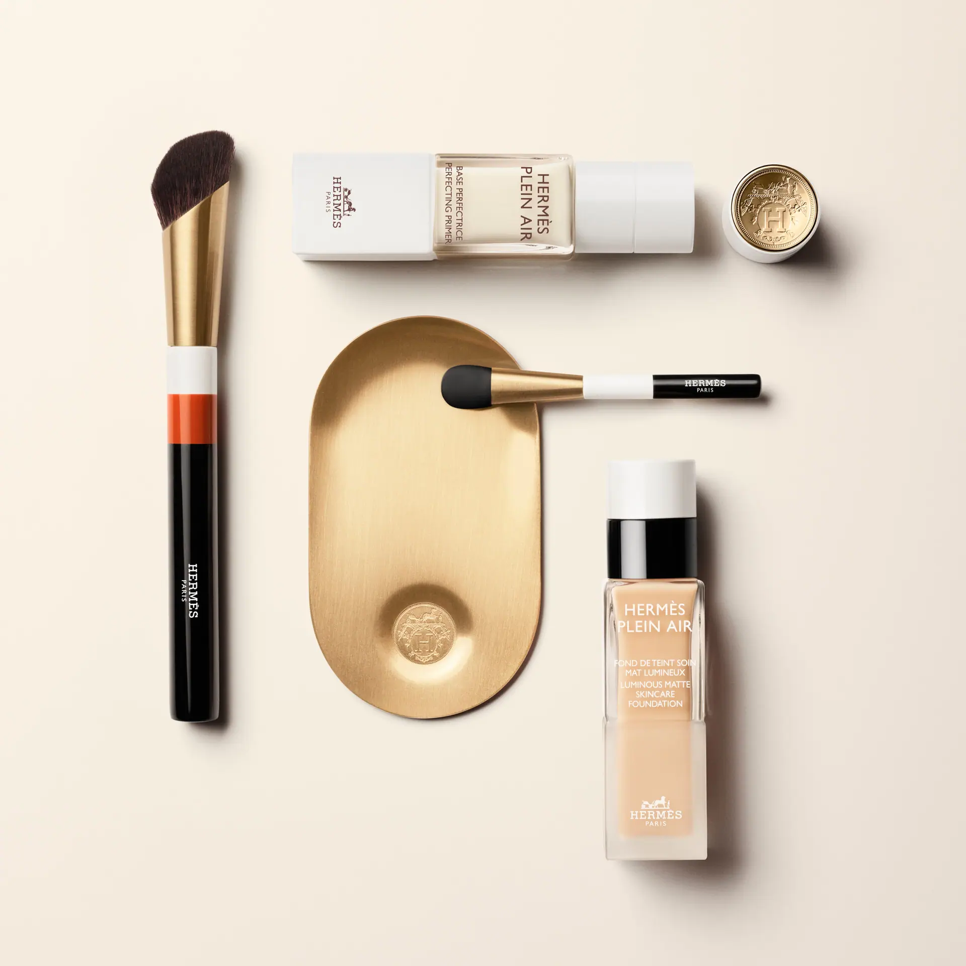 Hermès Plein Air メタルパレット & アプリケーター Hermès Plein Air Plate and Spatula For Foundation - Adore Beauty